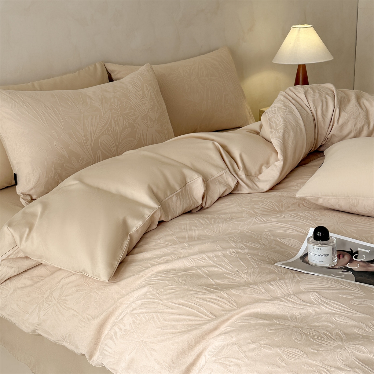 91家纺网 家纺一手货源 找家纺 恒爱家纺 2026春夏新款全棉纯棉提花四件套 向阳花开-米黄