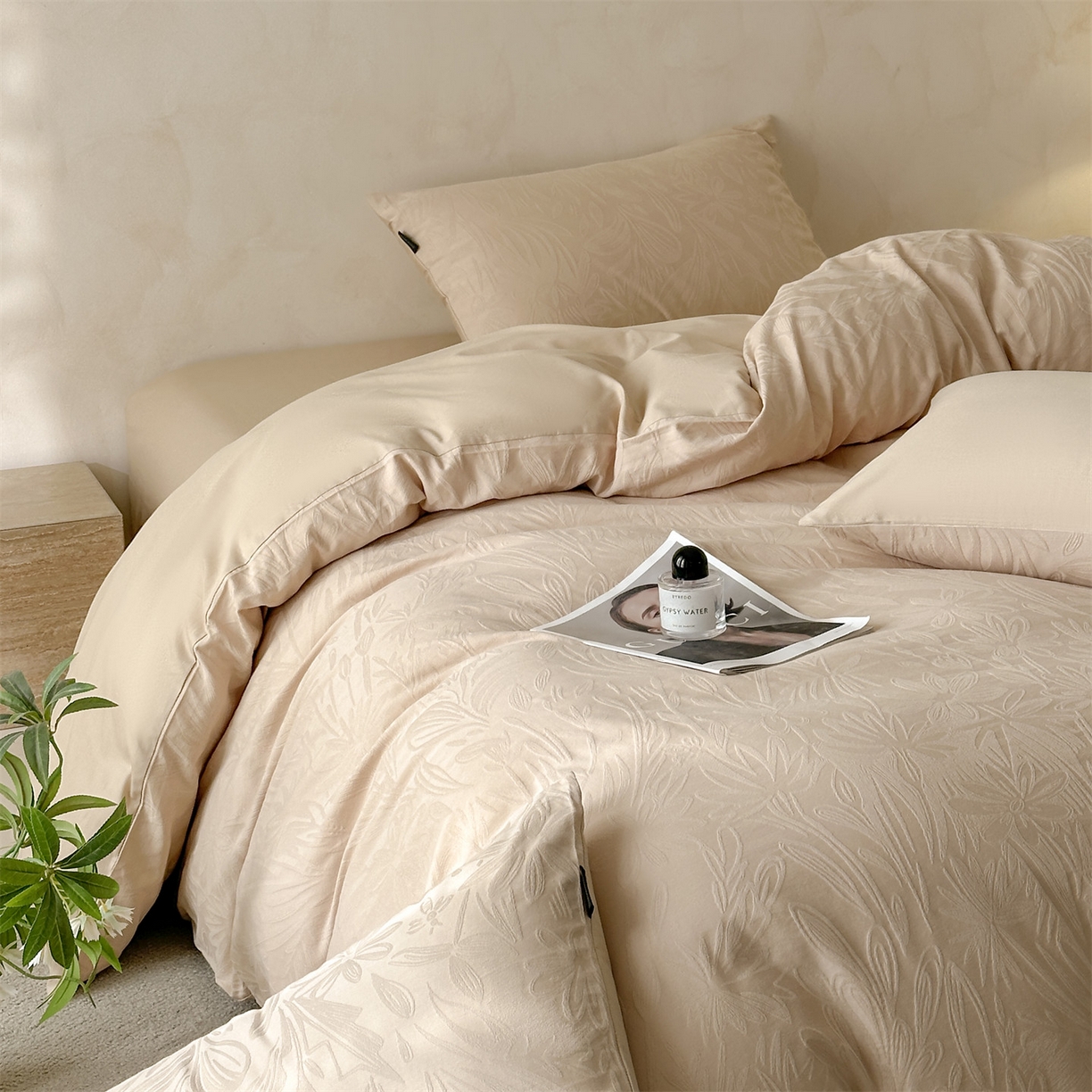 91家纺网 家纺一手货源 找家纺 恒爱家纺 2026春夏新款全棉纯棉提花四件套 向阳花开-米黄