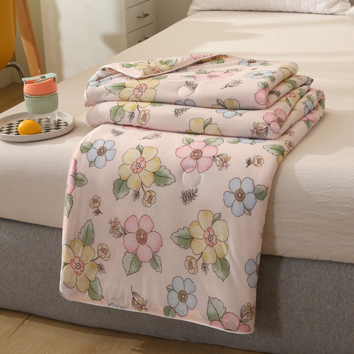 91家纺网 家纺一手货源 找家纺 薇玛仕 2026爆款新款印花凉感丝夏凉被空调被带氨自带凉感夏被 绽放