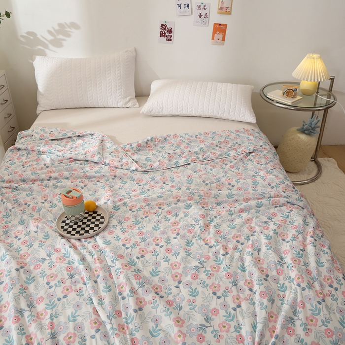 91家纺网 家纺一手货源 找家纺 薇玛仕 2026爆款新款印花凉感丝夏凉被空调被带氨自带凉感夏被 花海-蓝