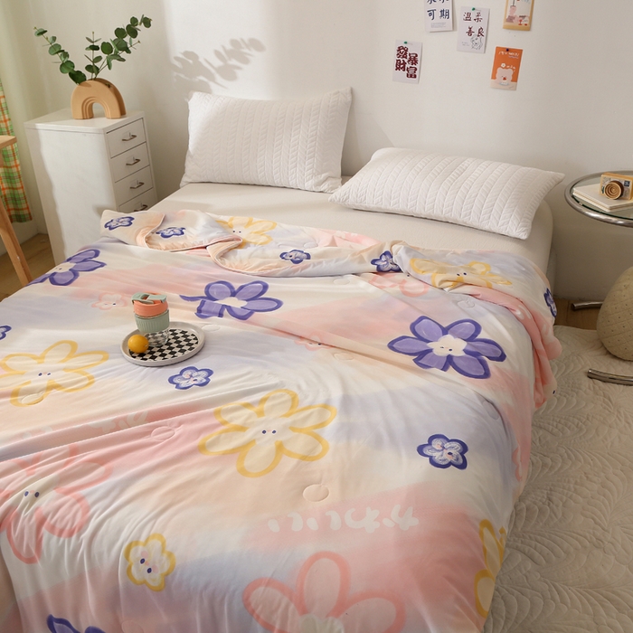 91家纺网 家纺一手货源 找家纺 薇玛仕 2026爆款新款印花凉感丝夏凉被空调被带氨自带凉感夏被 花颜