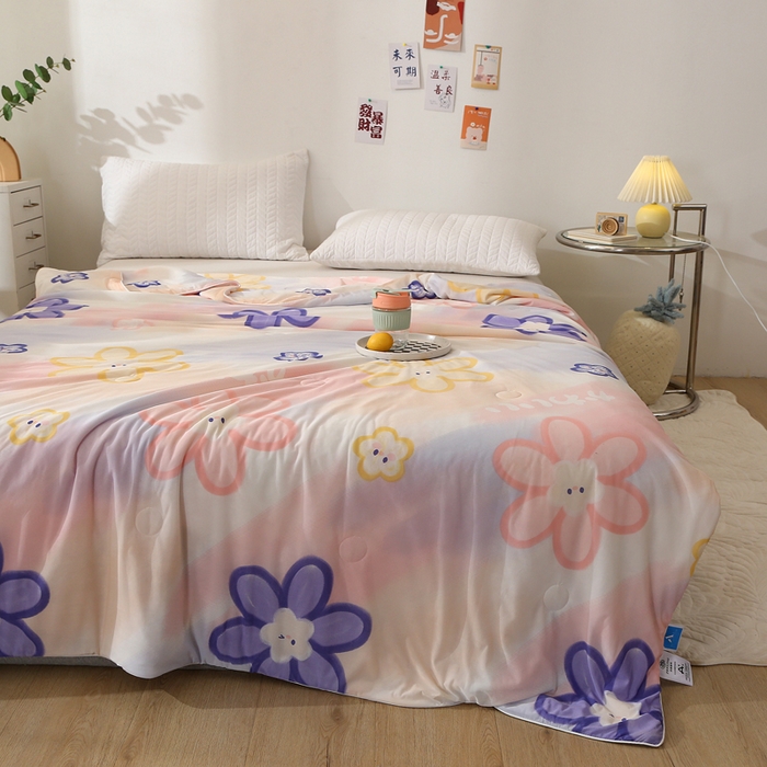 91家纺网 家纺一手货源 找家纺 薇玛仕 2026爆款新款印花凉感丝夏凉被空调被带氨自带凉感夏被 花颜