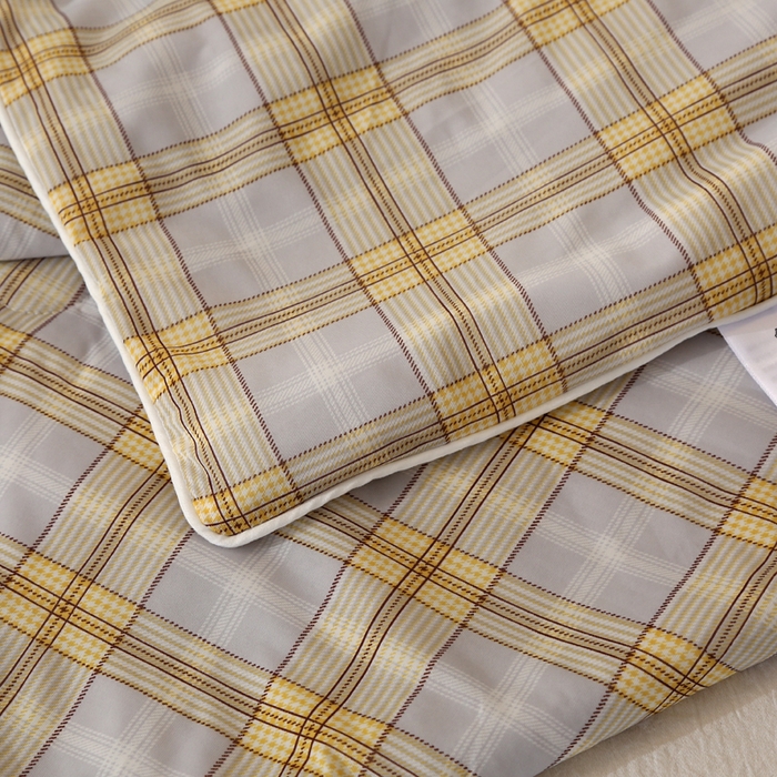 91家纺网 家纺一手货源 找家纺 薇玛仕 2026爆款新款印花凉感丝夏凉被空调被带氨自带凉感夏被 灰黄条格