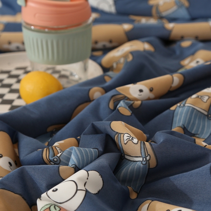 91家纺网 家纺一手货源 找家纺 薇玛仕 2026爆款新款印花凉感丝夏凉被空调被带氨自带凉感夏被 裤带熊-深蓝