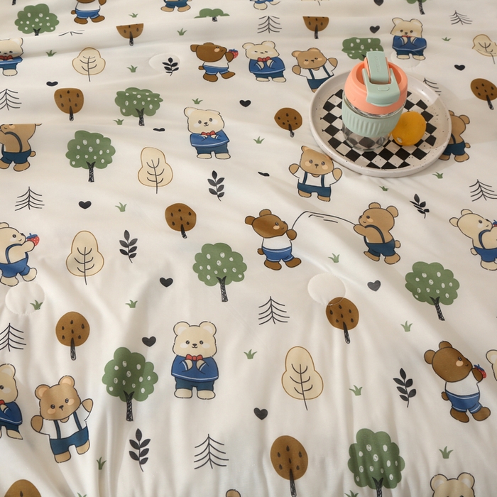 91家纺网 家纺一手货源 找家纺 薇玛仕 2026爆款新款印花凉感丝夏凉被空调被带氨自带凉感夏被 小熊乐园