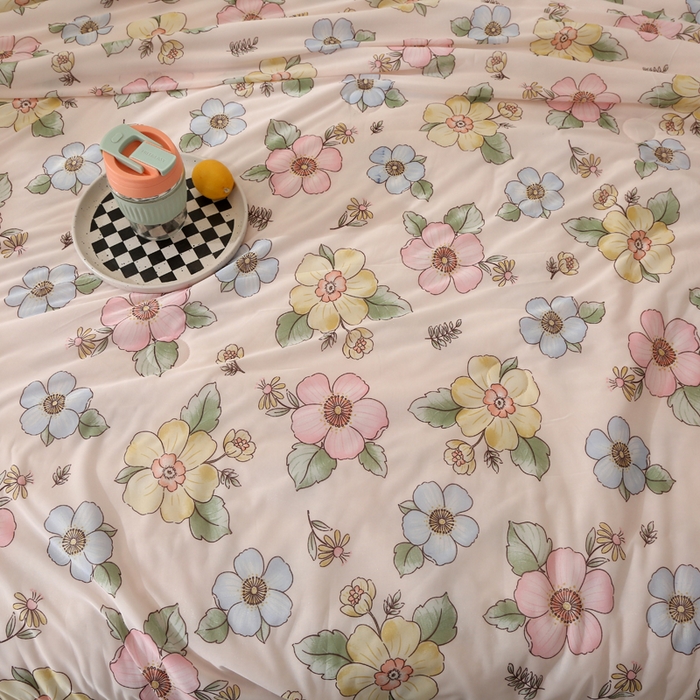 91家纺网 家纺一手货源 找家纺 薇玛仕 2026爆款新款印花凉感丝夏凉被空调被带氨自带凉感夏被 绽放