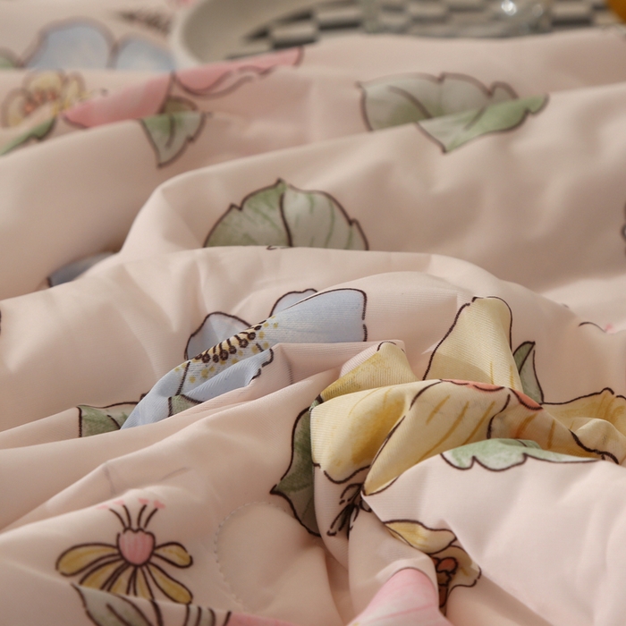 91家纺网 家纺一手货源 找家纺 薇玛仕 2026爆款新款印花凉感丝夏凉被空调被带氨自带凉感夏被 绽放