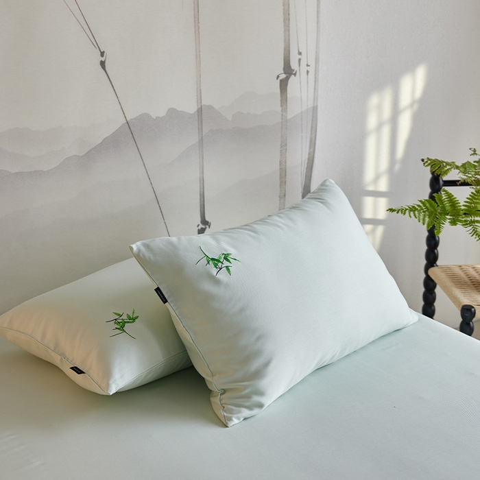 91家纺网 家纺一手货源 找家纺 春皖家纺 2026新款A类竹纤维绣花床单凉席系列-单枕套风格2 淡雅绿