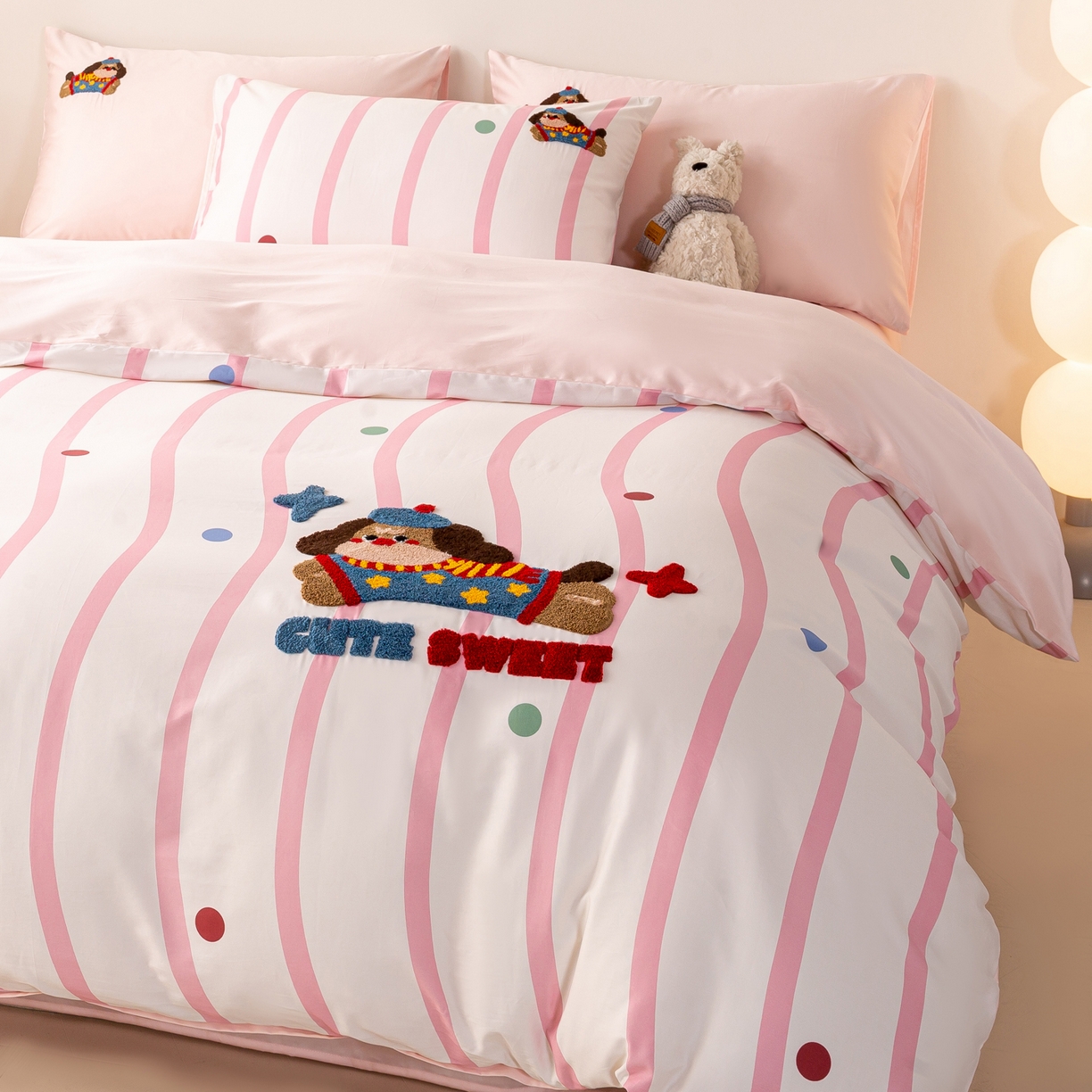 91家纺网 家纺一手货源 找家纺 （总）卧趣家纺 2026新款A类100Pro贡缎全棉纯棉卡通毛巾绣四件套-场景一