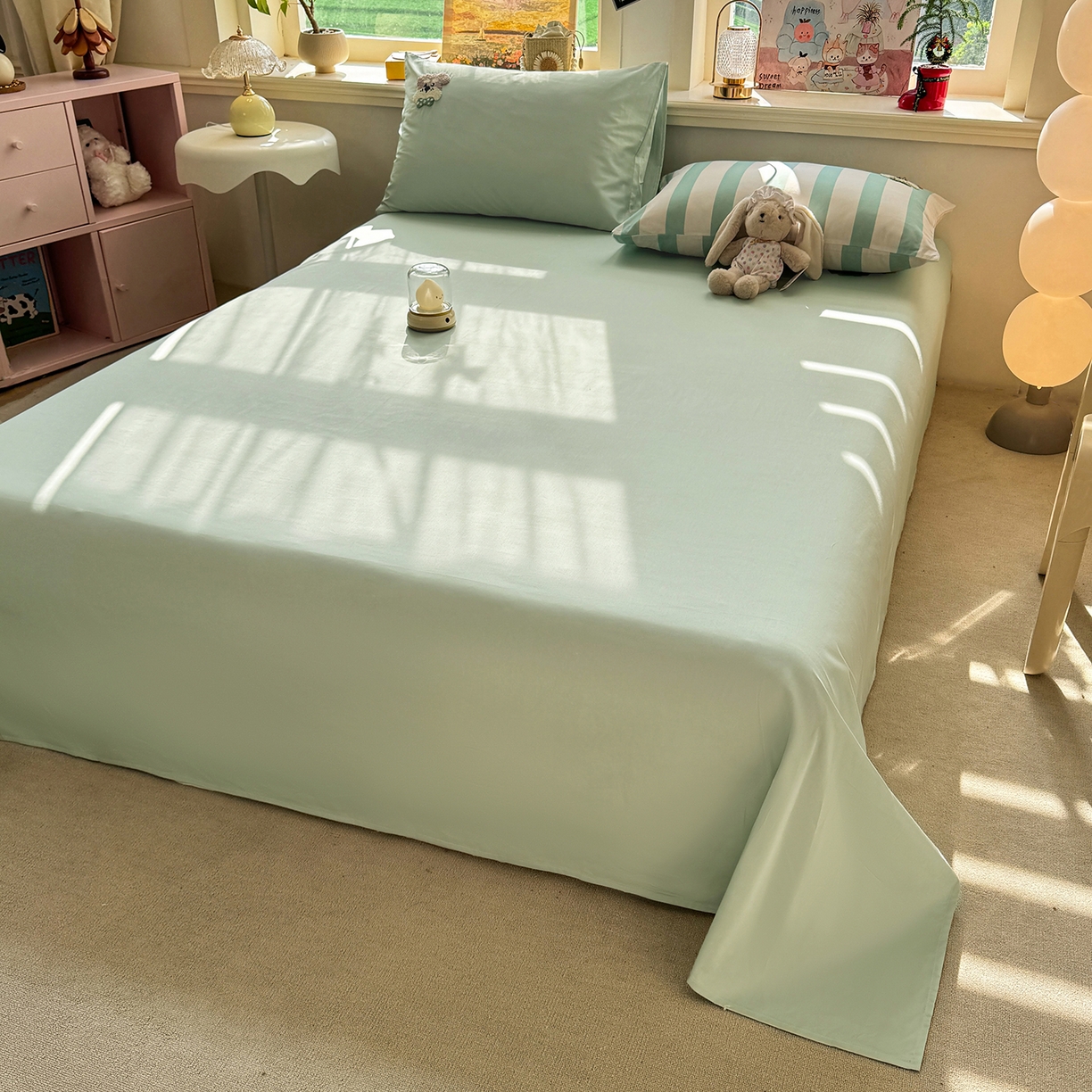 91家纺网 家纺一手货源 找家纺 卧趣家纺 2026新款A类100Pro贡缎全棉纯棉卡通毛巾绣四件套 条纹俏皮狗