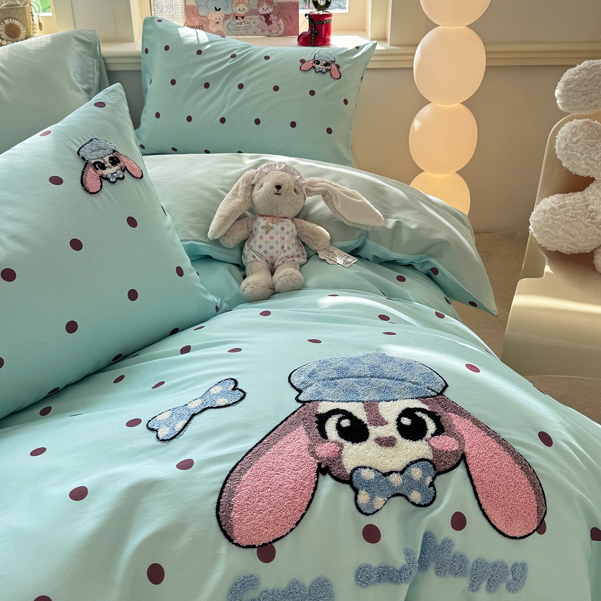 91家纺网 家纺一手货源 找家纺 卧趣家纺 2026新款A类100Pro贡缎全棉纯棉卡通毛巾绣四件套 甜心萌萌