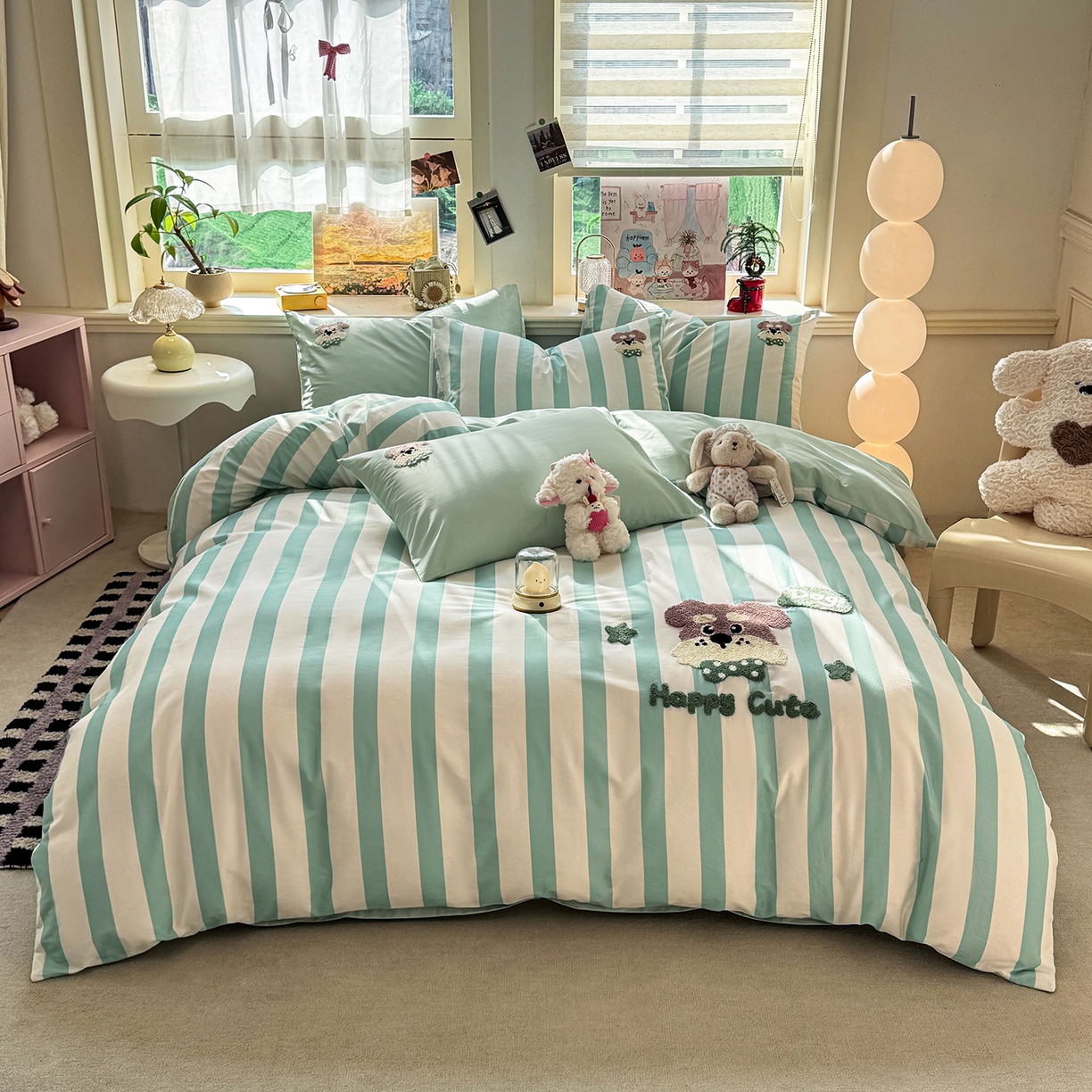 91家纺网 家纺一手货源 找家纺 卧趣家纺 2026新款A类100Pro贡缎全棉纯棉卡通毛巾绣四件套 条纹俏皮狗