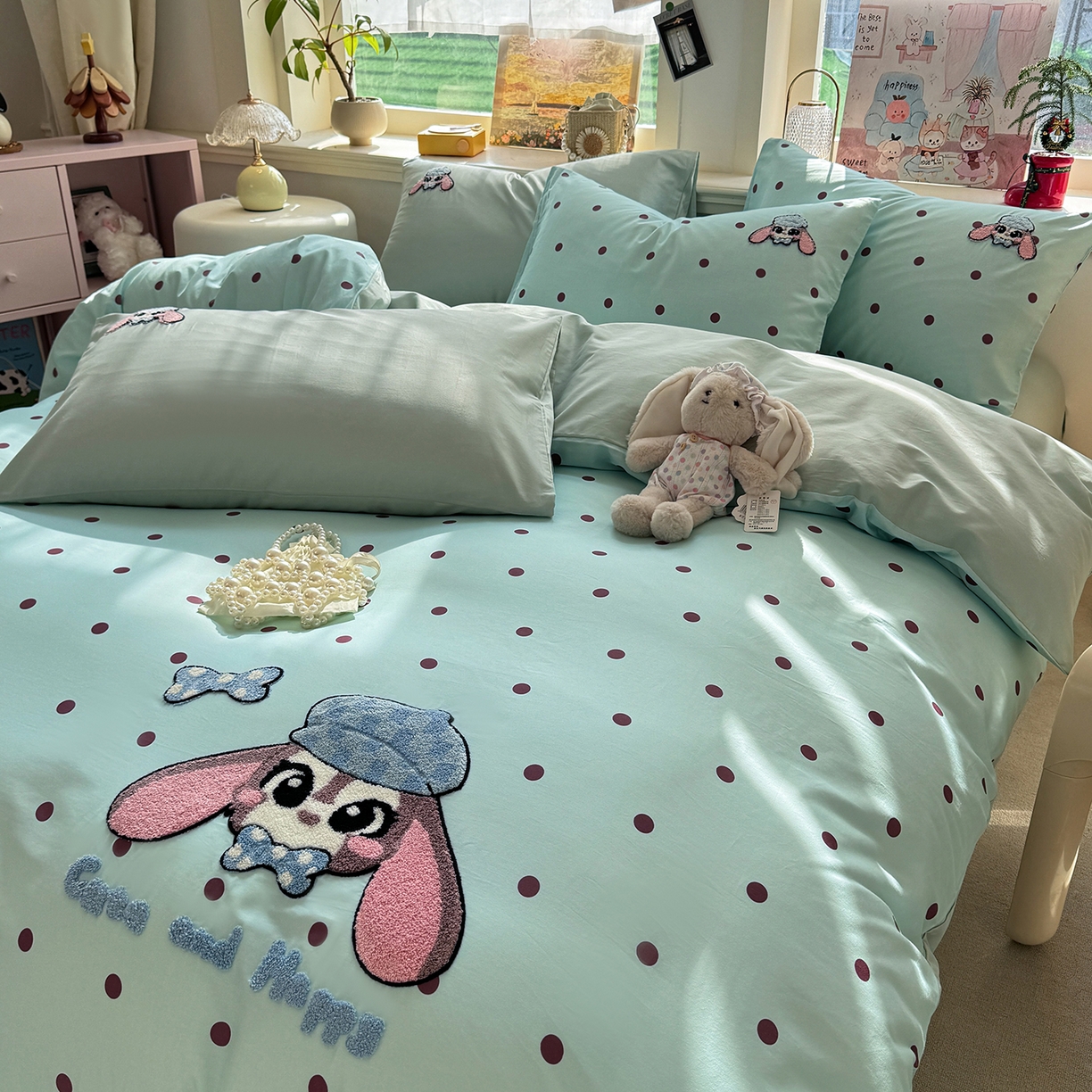 91家纺网 家纺一手货源 找家纺 卧趣家纺 2026新款A类100Pro贡缎全棉纯棉卡通毛巾绣四件套 甜心萌萌