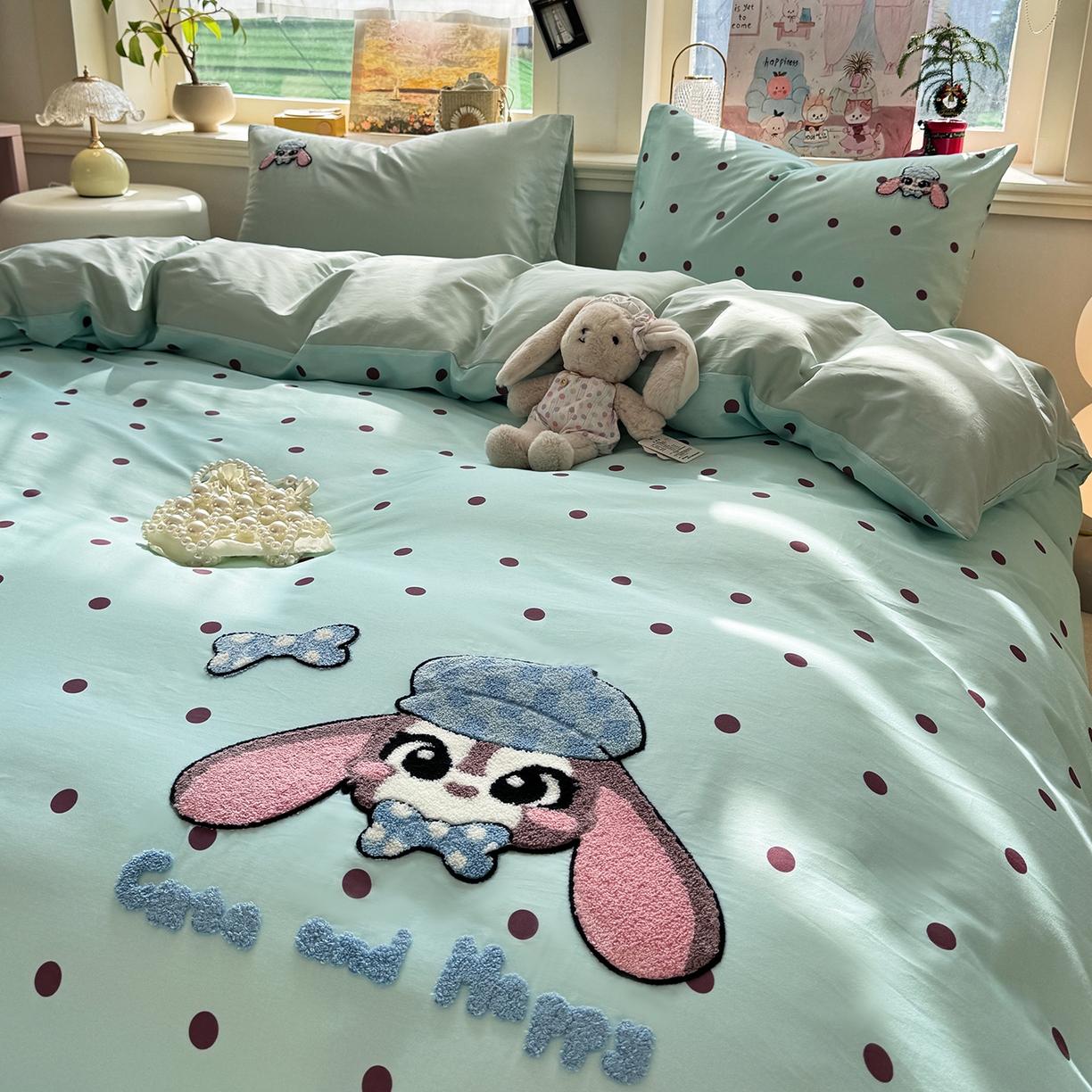 91家纺网 家纺一手货源 找家纺 卧趣家纺 2026新款A类100Pro贡缎全棉纯棉卡通毛巾绣四件套 甜心萌萌