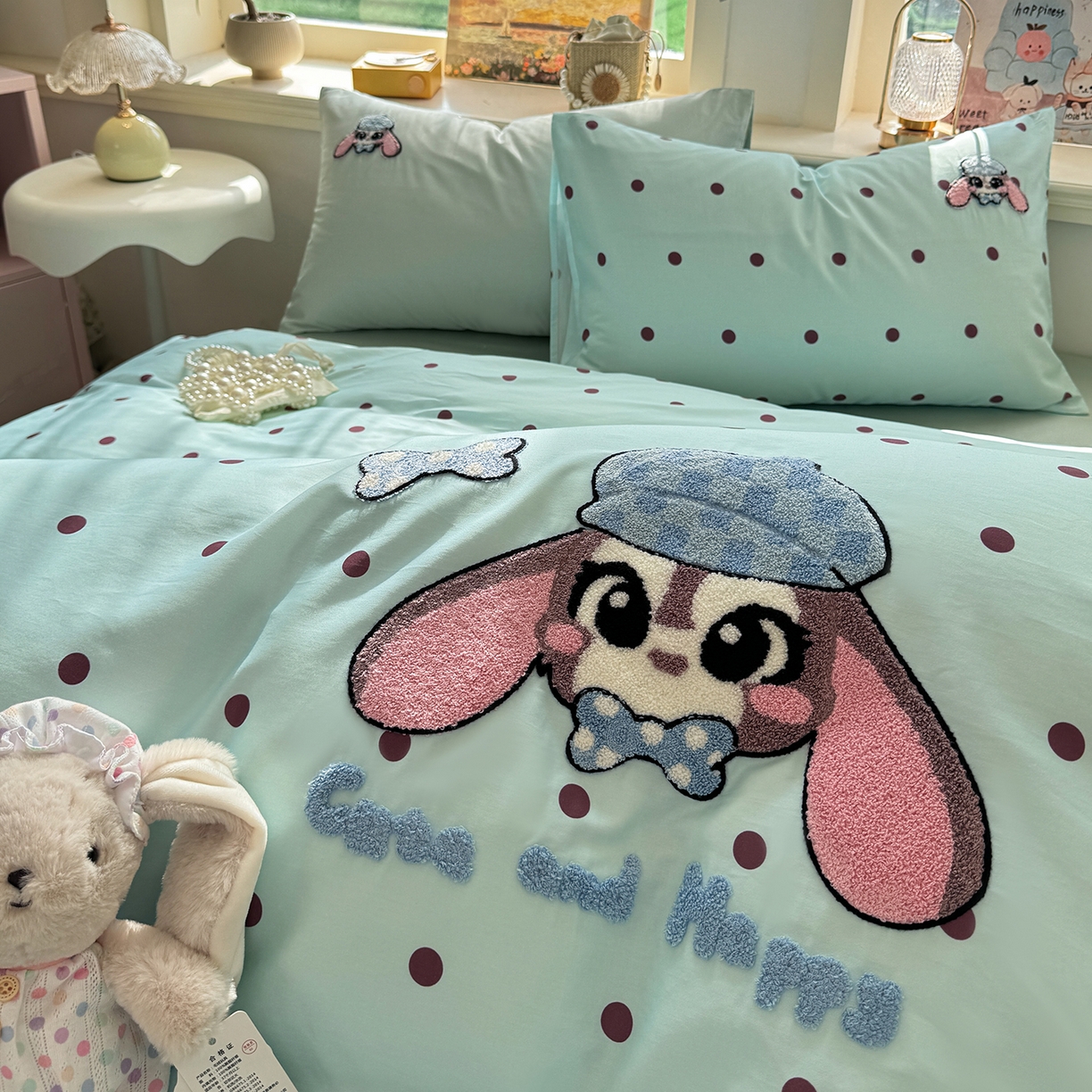 91家纺网 家纺一手货源 找家纺 卧趣家纺 2026新款A类100Pro贡缎全棉纯棉卡通毛巾绣四件套 甜心萌萌