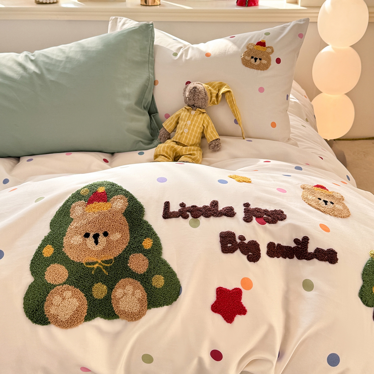 91家纺网 家纺一手货源 找家纺 卧趣家纺 2026新款A类100Pro贡缎全棉纯棉卡通毛巾绣四件套 七彩小熊