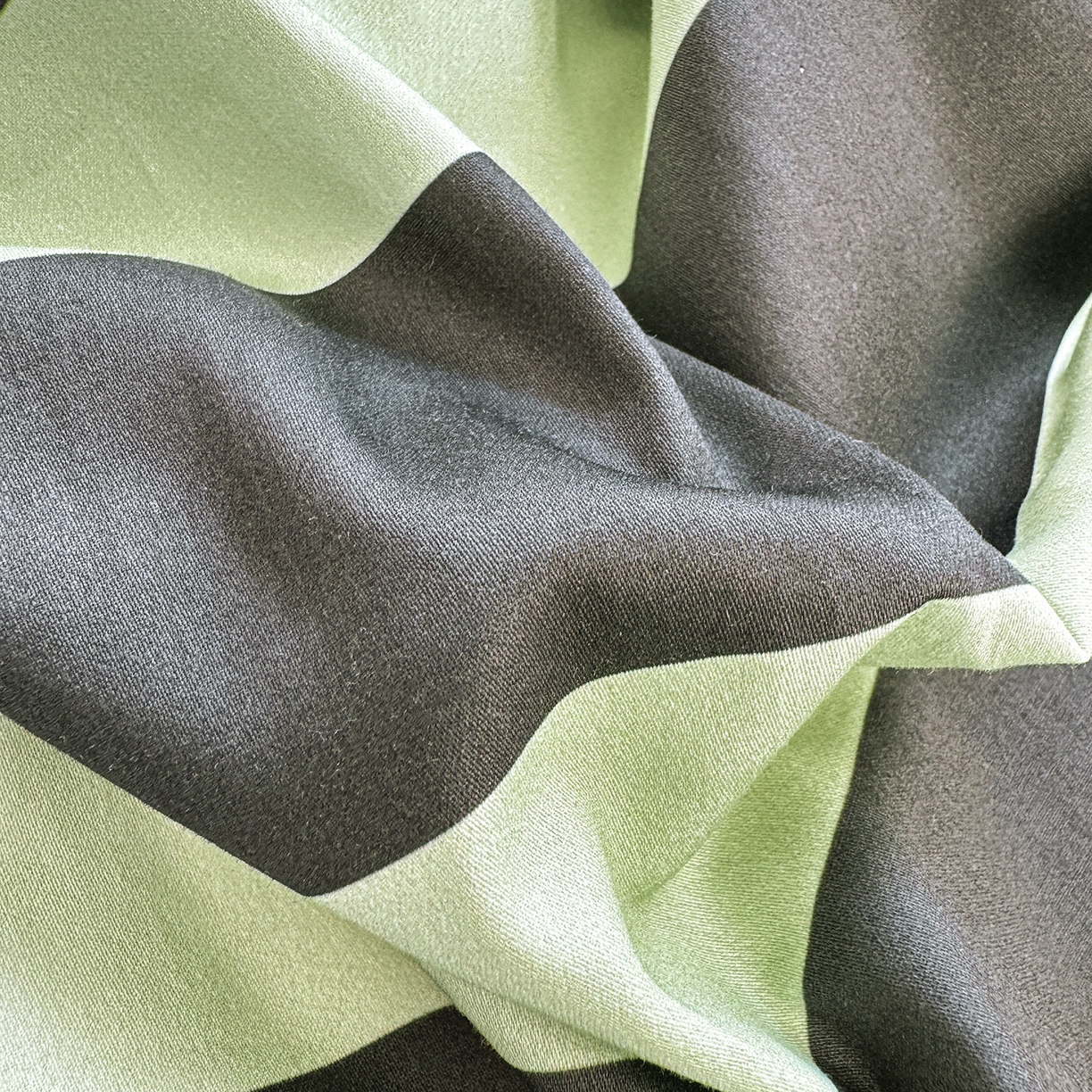 91家纺网 家纺一手货源 找家纺 卧趣家纺 2026新款A类100Pro贡缎全棉纯棉卡通毛巾绣四件套 曲奇小熊