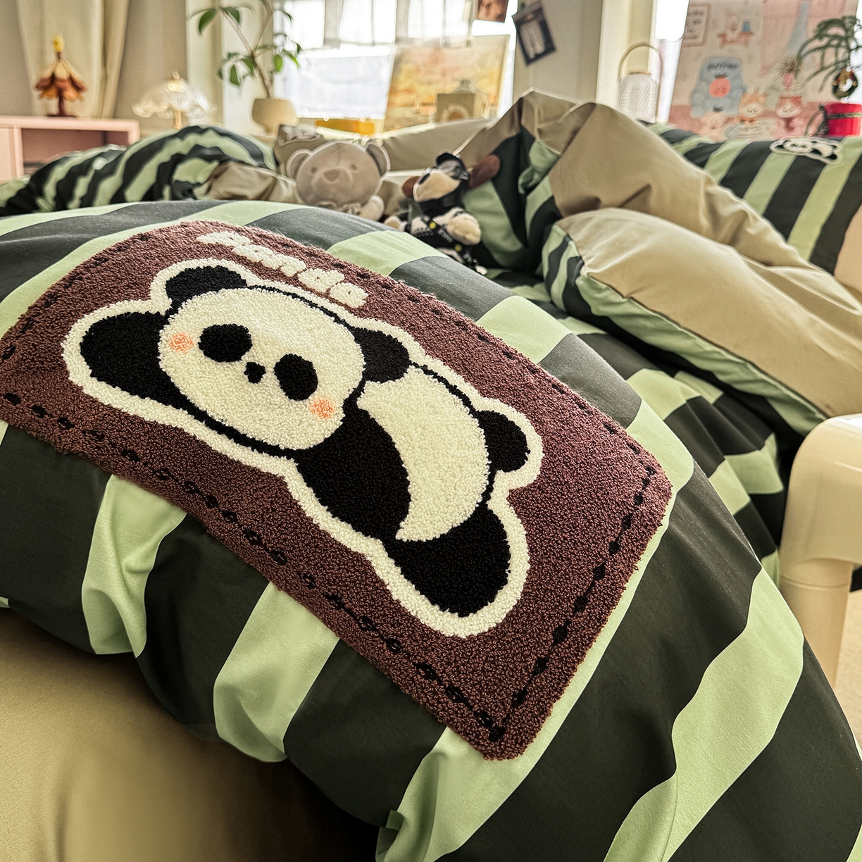 91家纺网 家纺一手货源 找家纺 卧趣家纺 2026新款A类100Pro贡缎全棉纯棉卡通毛巾绣四件套 曲奇小熊