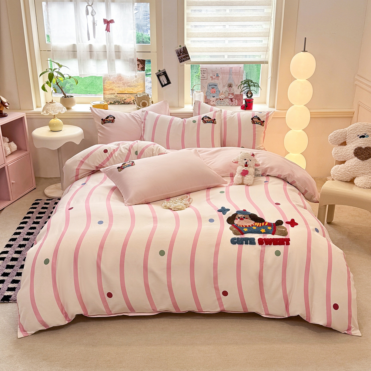 91家纺网 家纺一手货源 找家纺 卧趣家纺 2026新款A类100Pro贡缎全棉纯棉卡通毛巾绣四件套 波点维尼