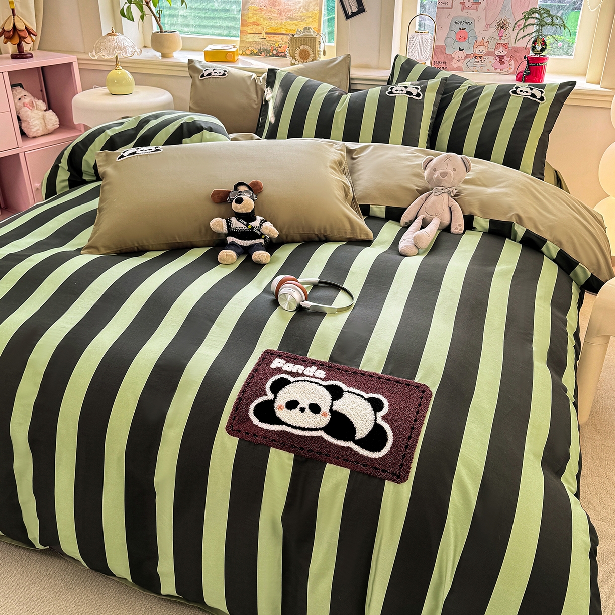 91家纺网 家纺一手货源 找家纺 卧趣家纺 2026新款A类100Pro贡缎全棉纯棉卡通毛巾绣四件套 曲奇小熊