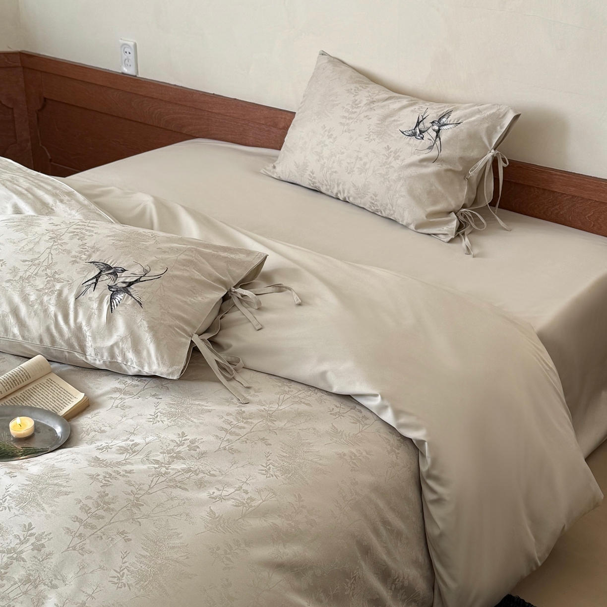 91家纺网 家纺一手货源 找家纺 鹿班家居 2026春夏新款100s长绒棉纯棉刺绣提花四件套-鸢语（标准会员-20元） 鸢语-玉色