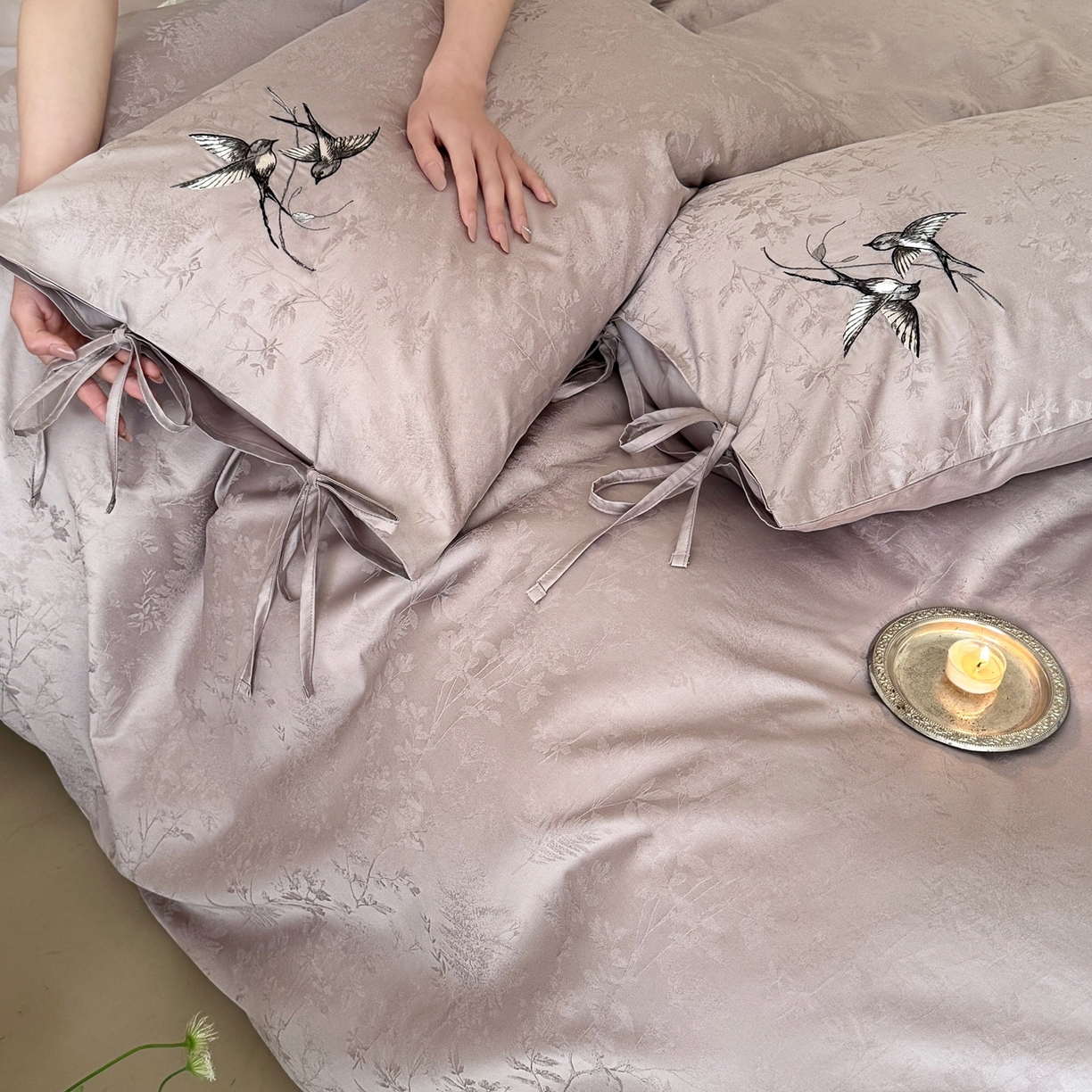 91家纺网 家纺一手货源 找家纺 鹿班家居 2026春夏新款100s长绒棉纯棉刺绣提花四件套-鸢语（标准会员-20元） 鸢语-紫色