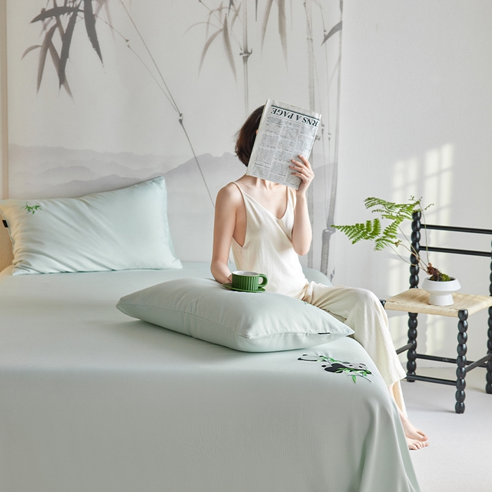 91家纺网 家纺一手货源 找家纺 春皖家纺 2026新款A类竹纤维绣花床单凉席系列-风格2 淡雅绿