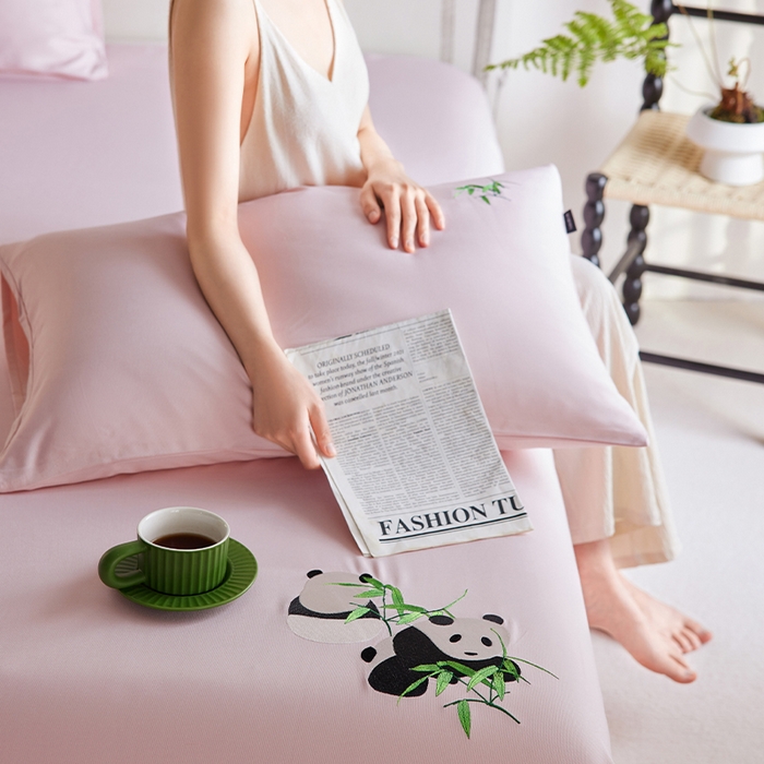 91家纺网 家纺一手货源 找家纺 春皖家纺 2026新款A类竹纤维绣花床单凉席系列-风格2 浅藕粉