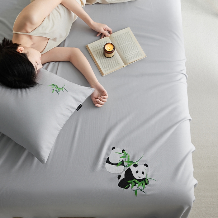 91家纺网 家纺一手货源 找家纺 春皖家纺 2026新款A类竹纤维绣花床单凉席系列-风格2 雅岩灰