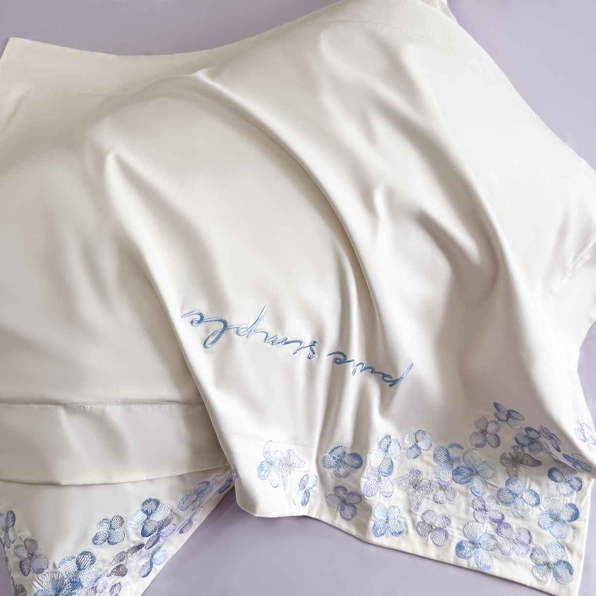 91家纺网 家纺一手货源 找家纺 置顶家纺 2026新款亲肤刺绣四件套-薇朵 薇朵-白+香芋紫