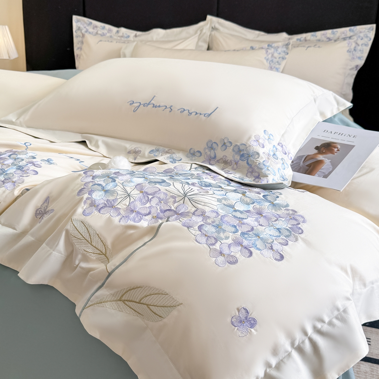 91家纺网 家纺一手货源 找家纺 置顶家纺 2026新款亲肤刺绣四件套-薇朵 薇朵-白+蓝