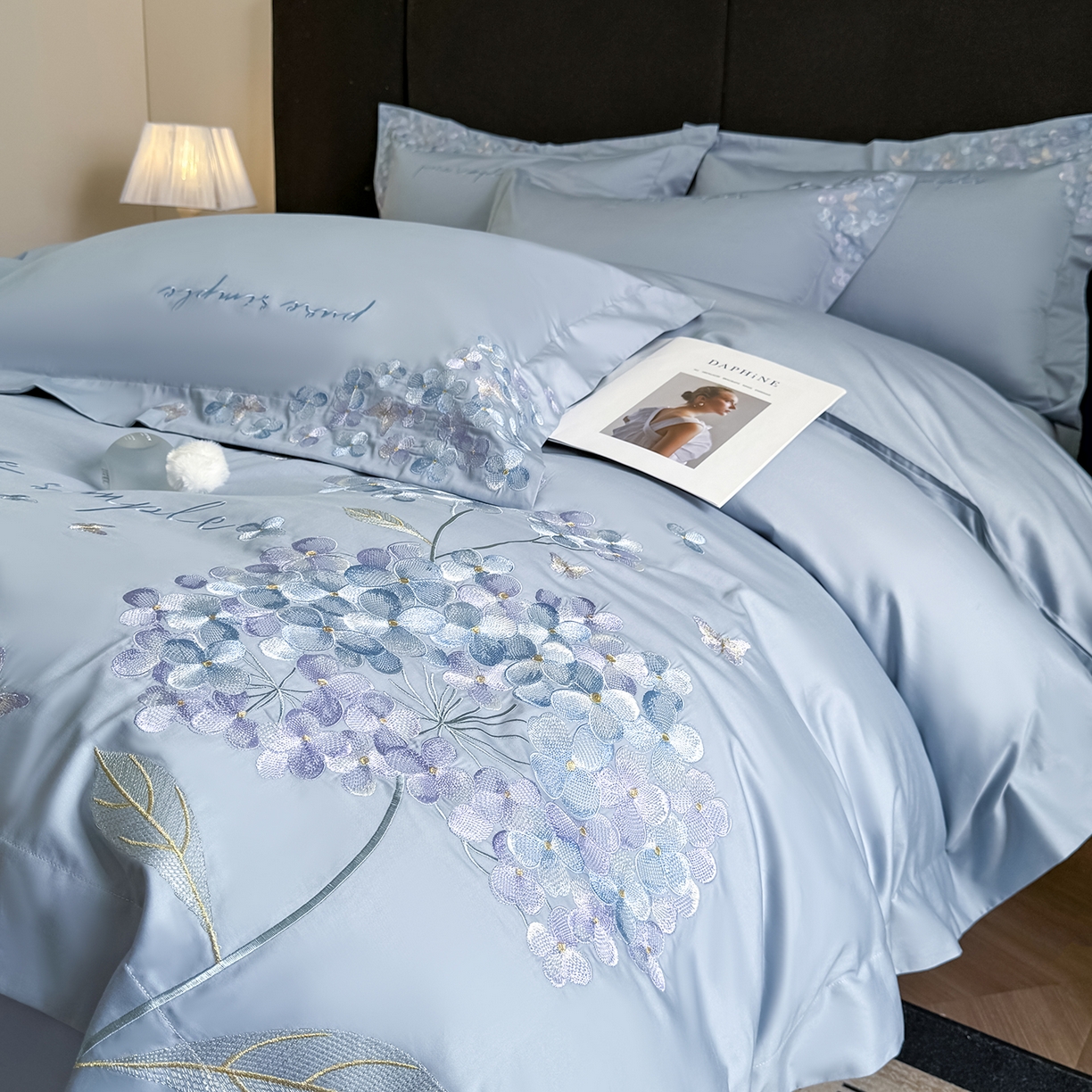 91家纺网 家纺一手货源 找家纺 置顶家纺 2026新款亲肤刺绣四件套-薇朵 薇朵-天空蓝