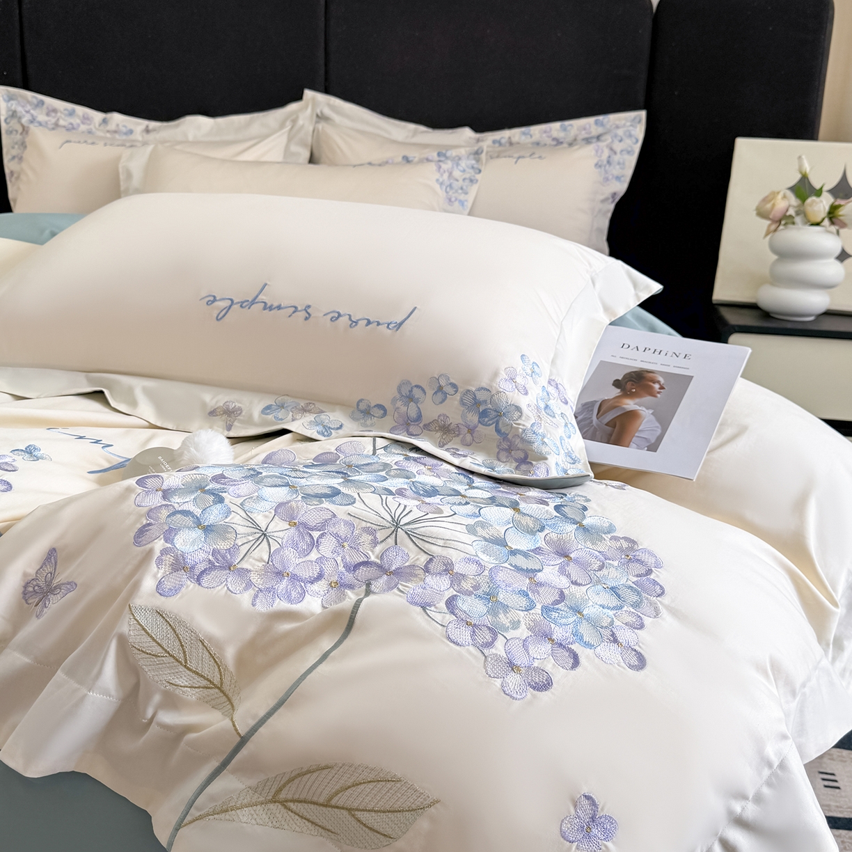 91家纺网 家纺一手货源 找家纺 置顶家纺 2026新款亲肤刺绣四件套-薇朵 薇朵-白+蓝