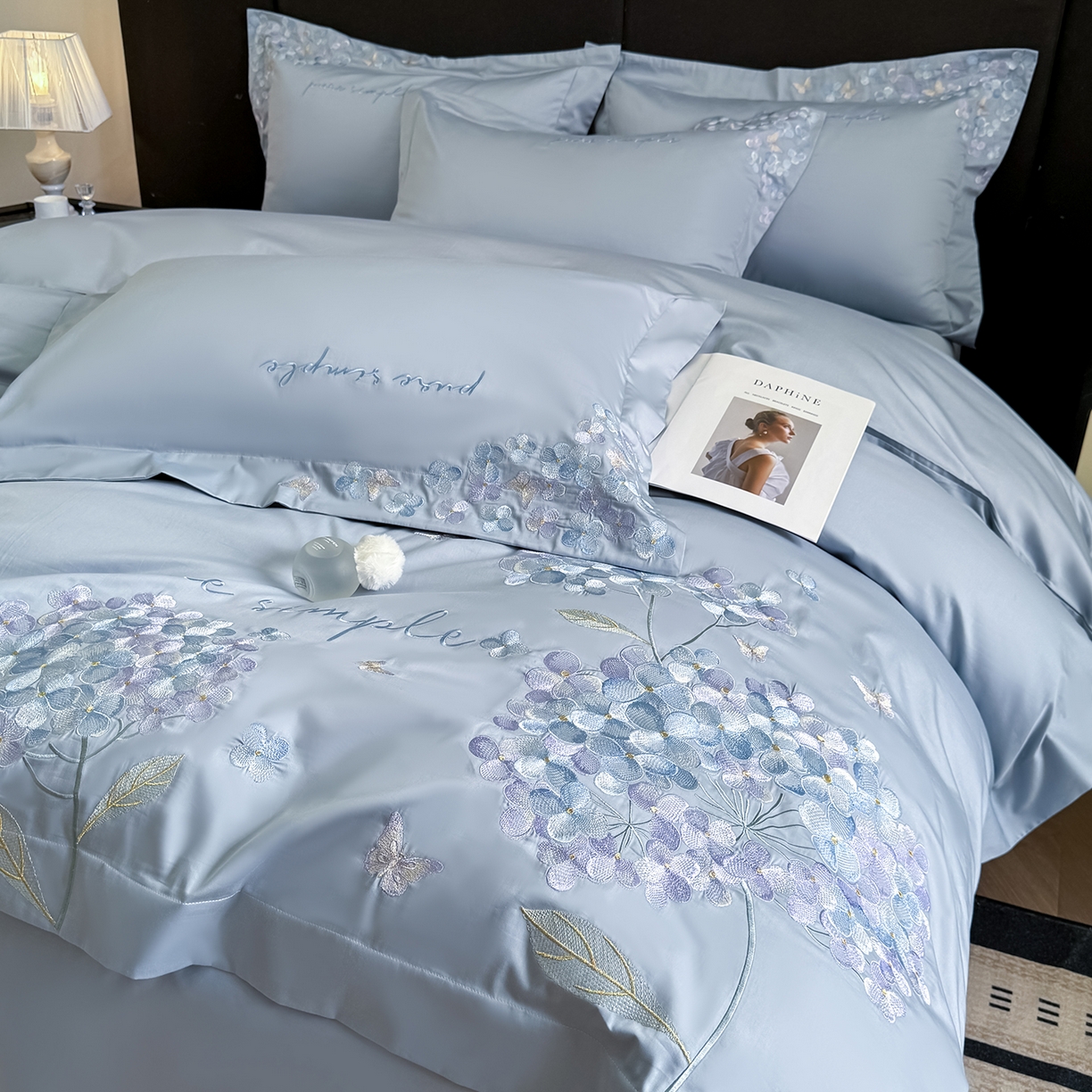 91家纺网 家纺一手货源 找家纺 置顶家纺 2026新款亲肤刺绣四件套-薇朵 薇朵-天空蓝