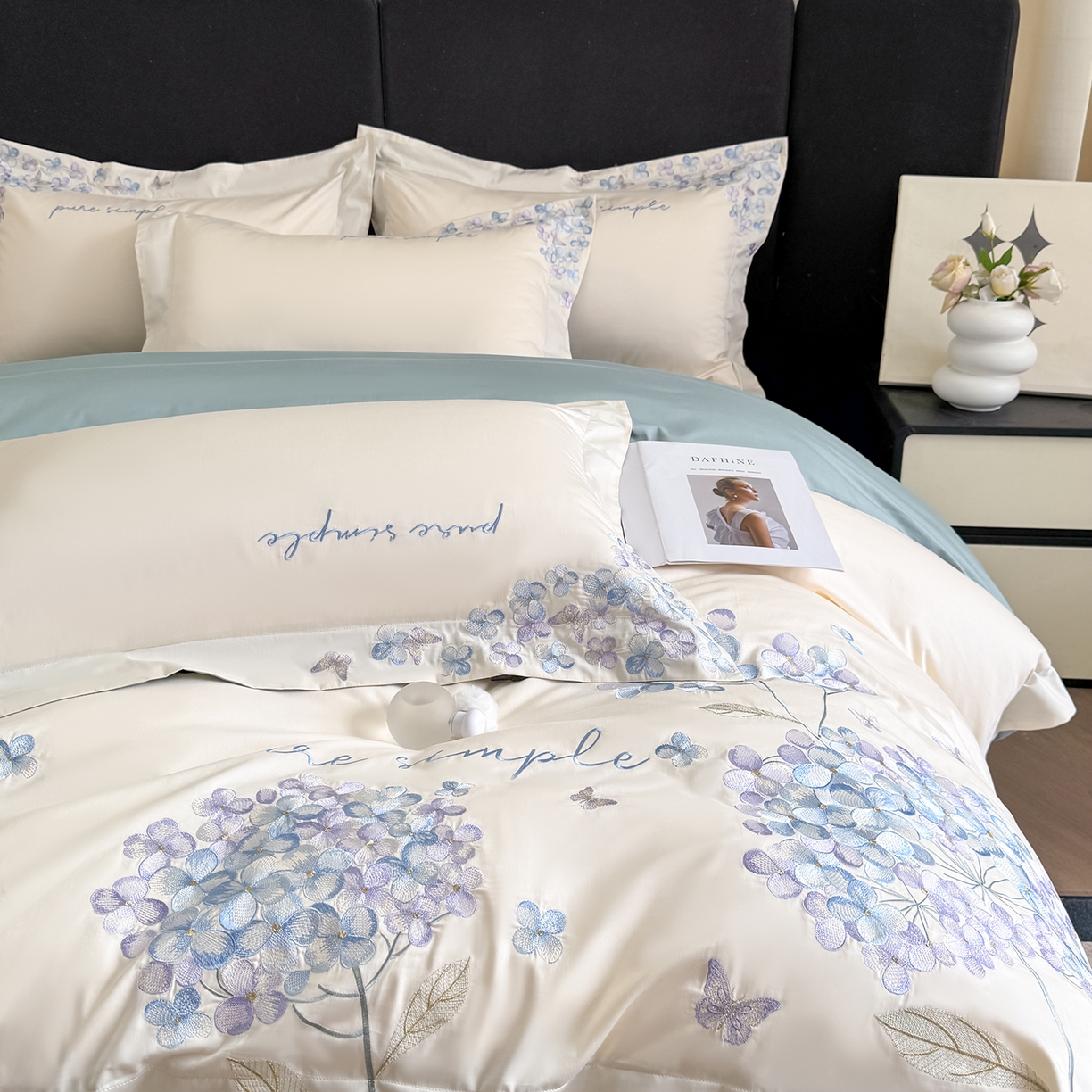 91家纺网 家纺一手货源 找家纺 置顶家纺 2026新款亲肤刺绣四件套-薇朵 薇朵-白+蓝