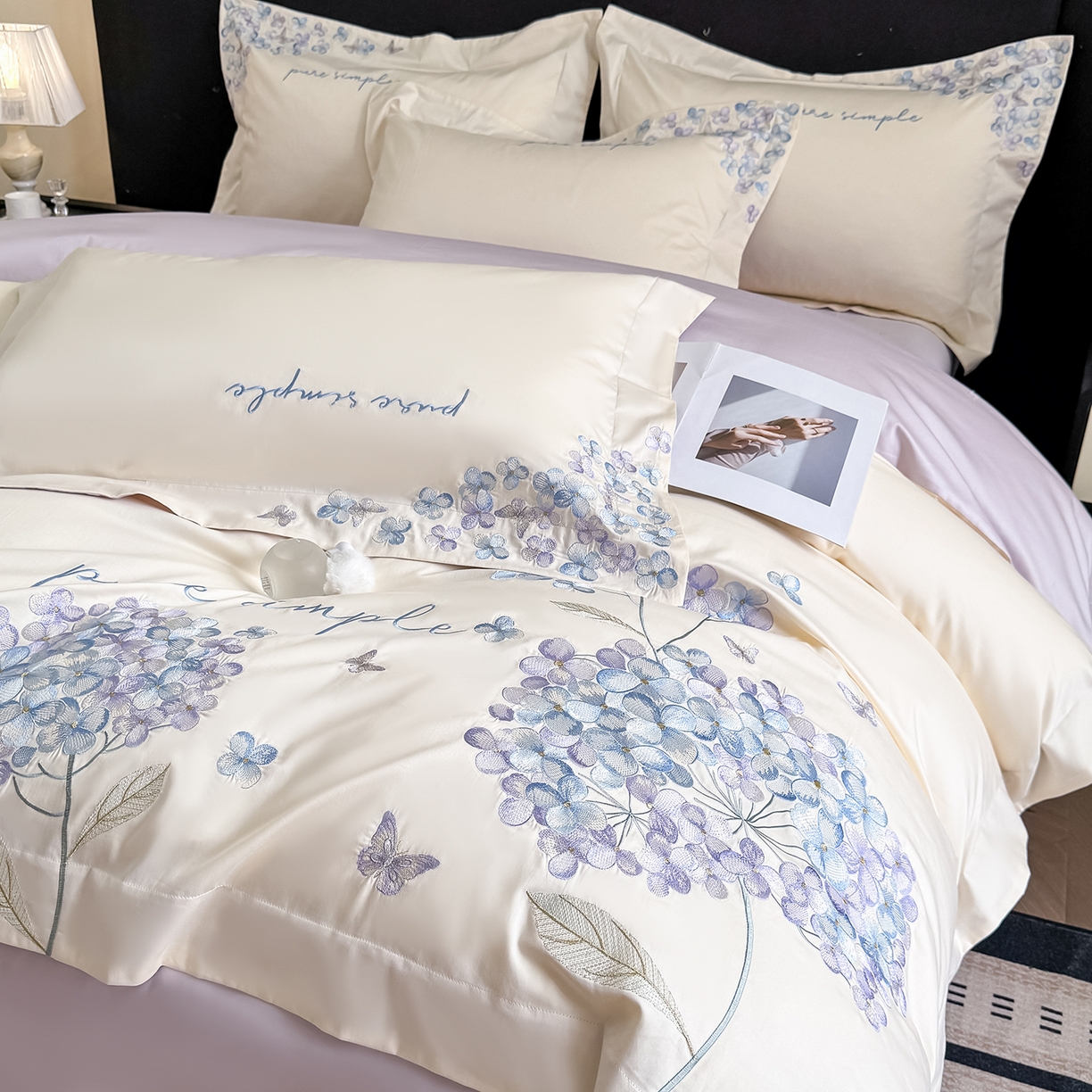 91家纺网 家纺一手货源 找家纺 置顶家纺 2026新款亲肤刺绣四件套-薇朵 薇朵-白+香芋紫