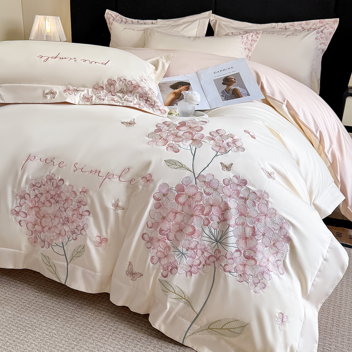 91家纺网 家纺一手货源 找家纺 置顶家纺 2026新款亲肤刺绣四件套-薇朵 薇朵-白+粉