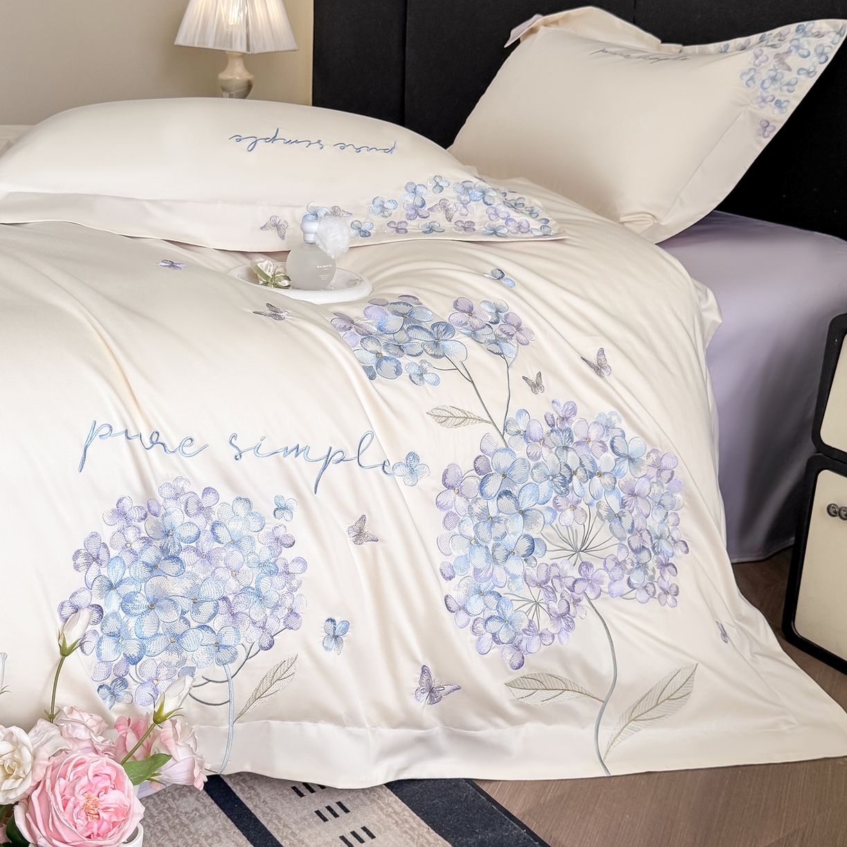 91家纺网 家纺一手货源 找家纺 置顶家纺 2026新款亲肤刺绣四件套-薇朵 薇朵-白+香芋紫