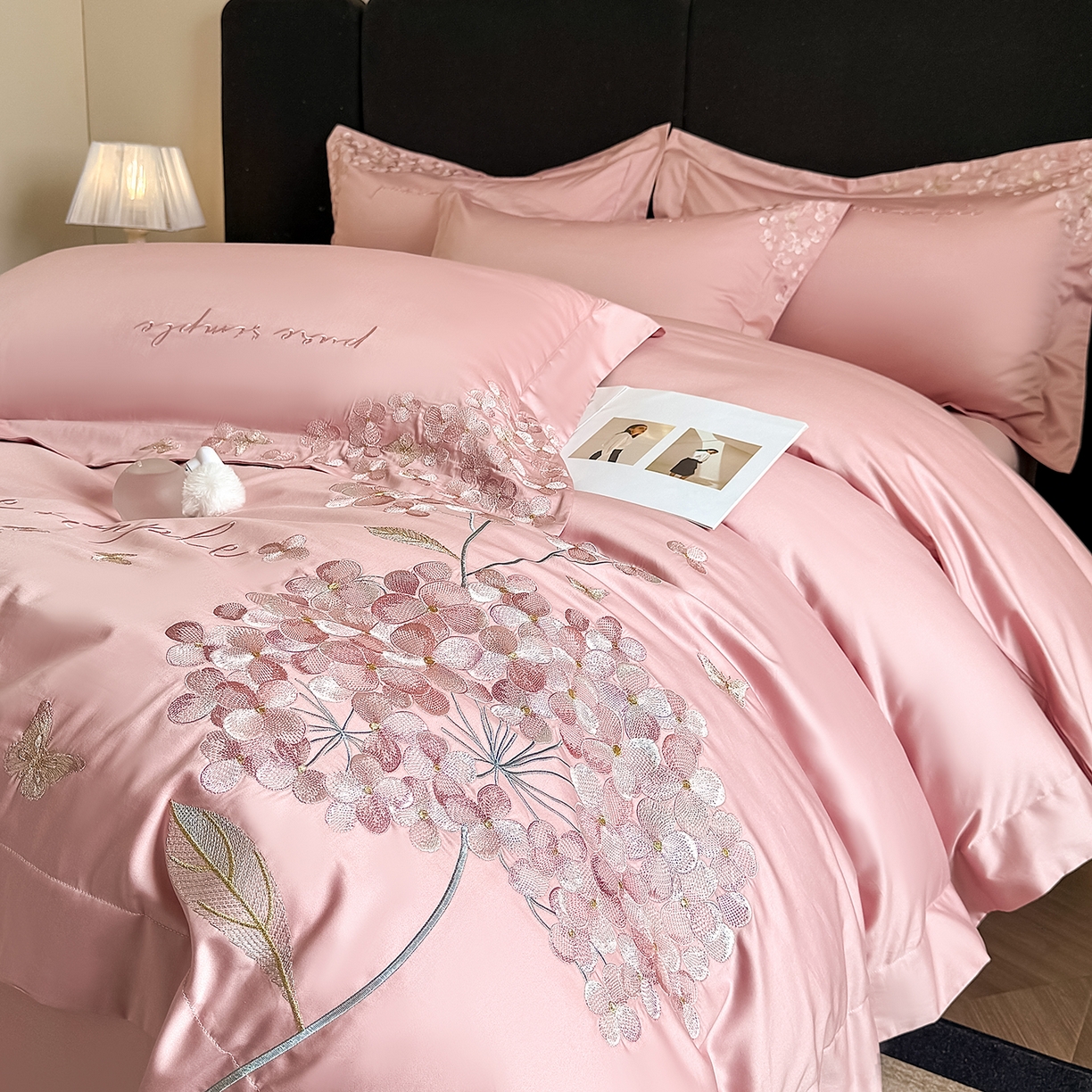 91家纺网 家纺一手货源 找家纺 置顶家纺 2026新款亲肤刺绣四件套-薇朵 薇朵-浅豆沙