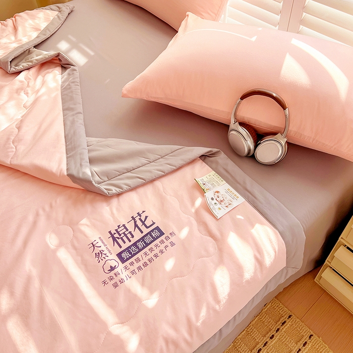 91家纺网 家纺一手货源 找家纺 易展家居 2026新款水洗棉新疆棉花夏被-棉花棉花+熊猫款 棉花·粉拼灰