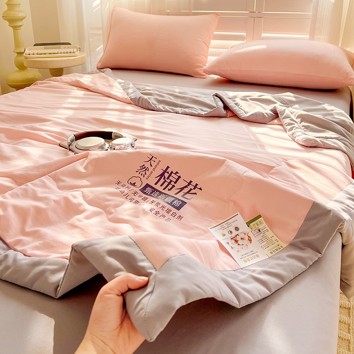 91家纺网 家纺一手货源 找家纺 易展家居 2026新款水洗棉新疆棉花夏被-棉花棉花+熊猫款 棉花·粉拼灰