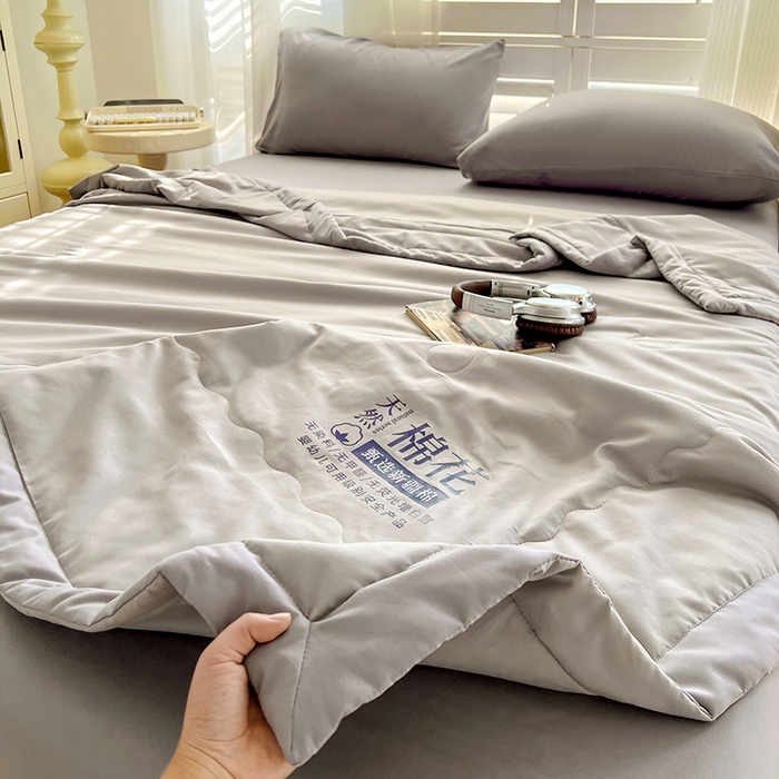 91家纺网 家纺一手货源 找家纺 易展家居 2026新款水洗棉新疆棉花夏被-棉花棉花+熊猫款 棉花-浅灰