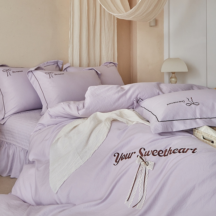 91家纺网 家纺一手货源 找家纺 孑寐家纺 2026新款索菲亚系列云柔棉床盖四件套 索菲亚-优雅紫
