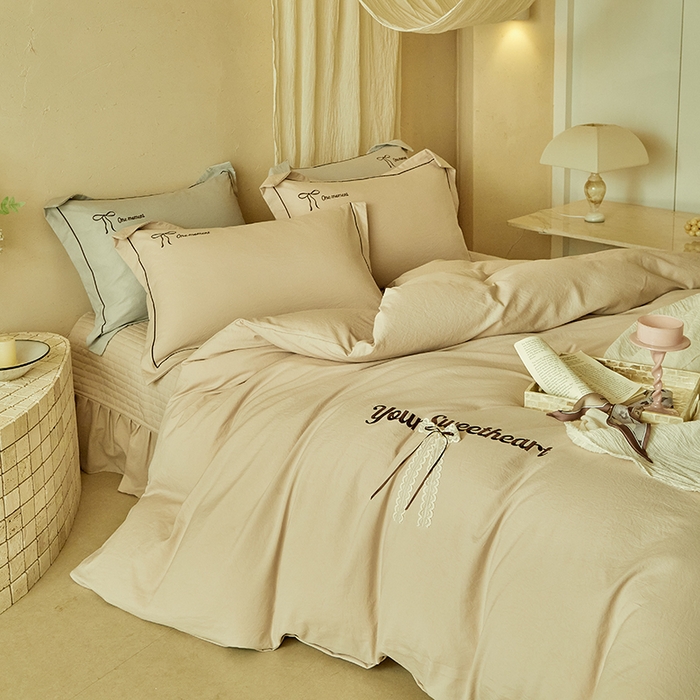 91家纺网 家纺一手货源 找家纺 孑寐家纺 2026新款索菲亚系列云柔棉床盖四件套 索薇娅-卡其