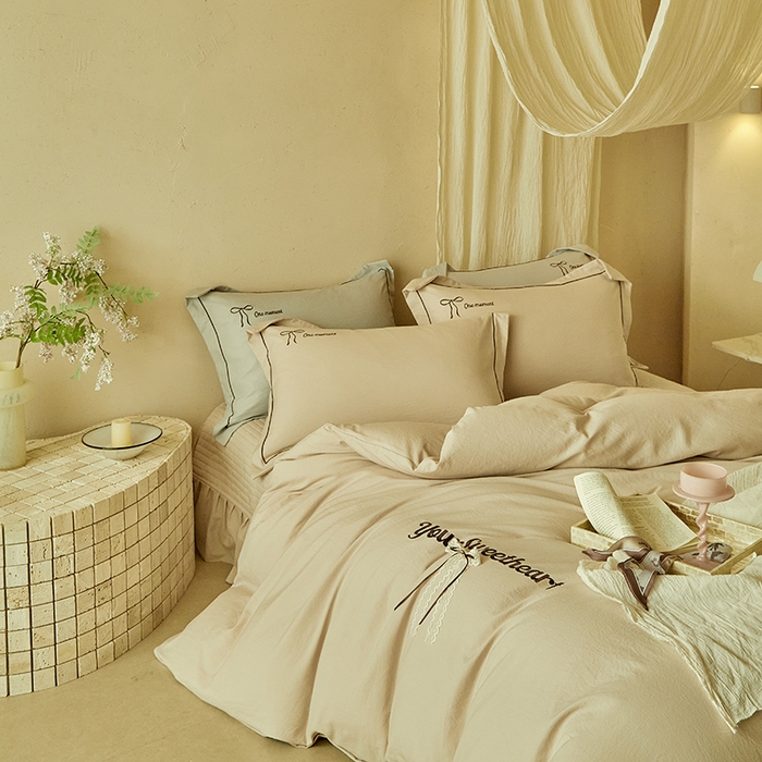 91家纺网 家纺一手货源 找家纺 孑寐家纺 2026新款索菲亚系列云柔棉床盖四件套 索薇娅-卡其