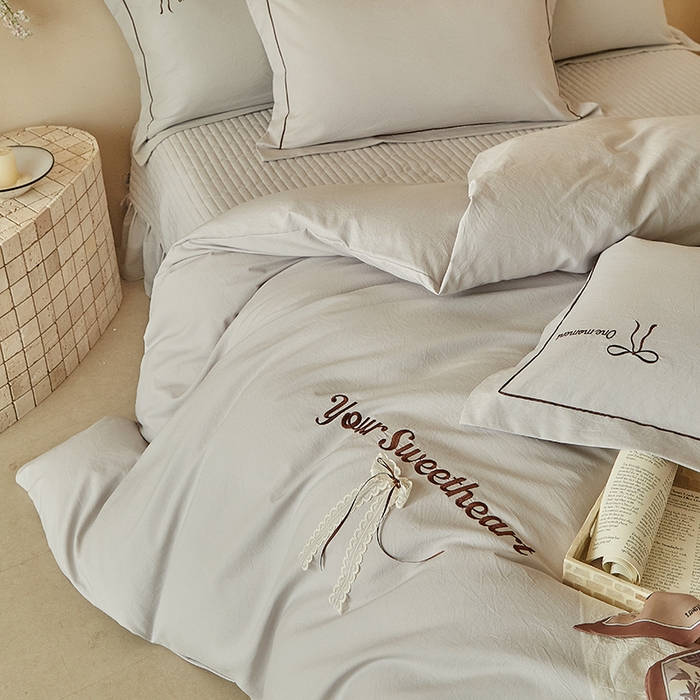 91家纺网 家纺一手货源 找家纺 孑寐家纺 2026新款索菲亚系列云柔棉床盖四件套 索菲亚-灰色