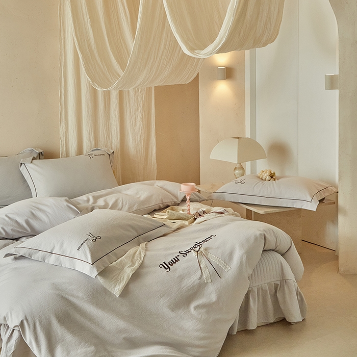 91家纺网 家纺一手货源 找家纺 孑寐家纺 2026新款索菲亚系列云柔棉床盖四件套 索菲亚-灰色