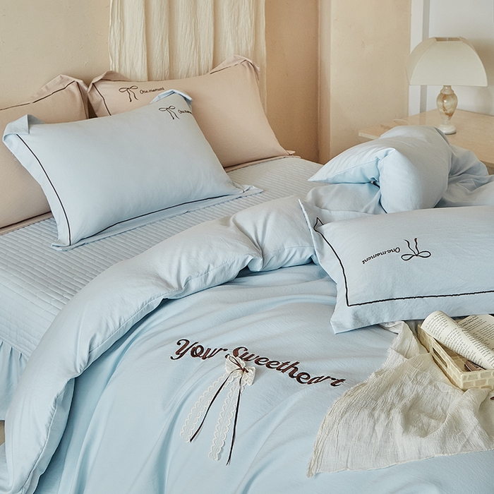 91家纺网 家纺一手货源 找家纺 孑寐家纺 2026新款索菲亚系列云柔棉床盖四件套 索菲亚-月光蓝