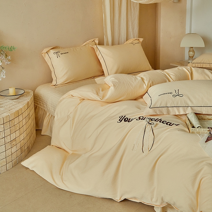 91家纺网 家纺一手货源 找家纺 孑寐家纺 2026新款索菲亚系列云柔棉床盖四件套 索菲亚-奶油黄