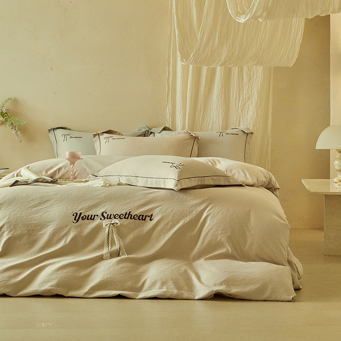 91家纺网 家纺一手货源 找家纺 孑寐家纺 2026新款索菲亚系列云柔棉床盖四件套 索薇娅-卡其